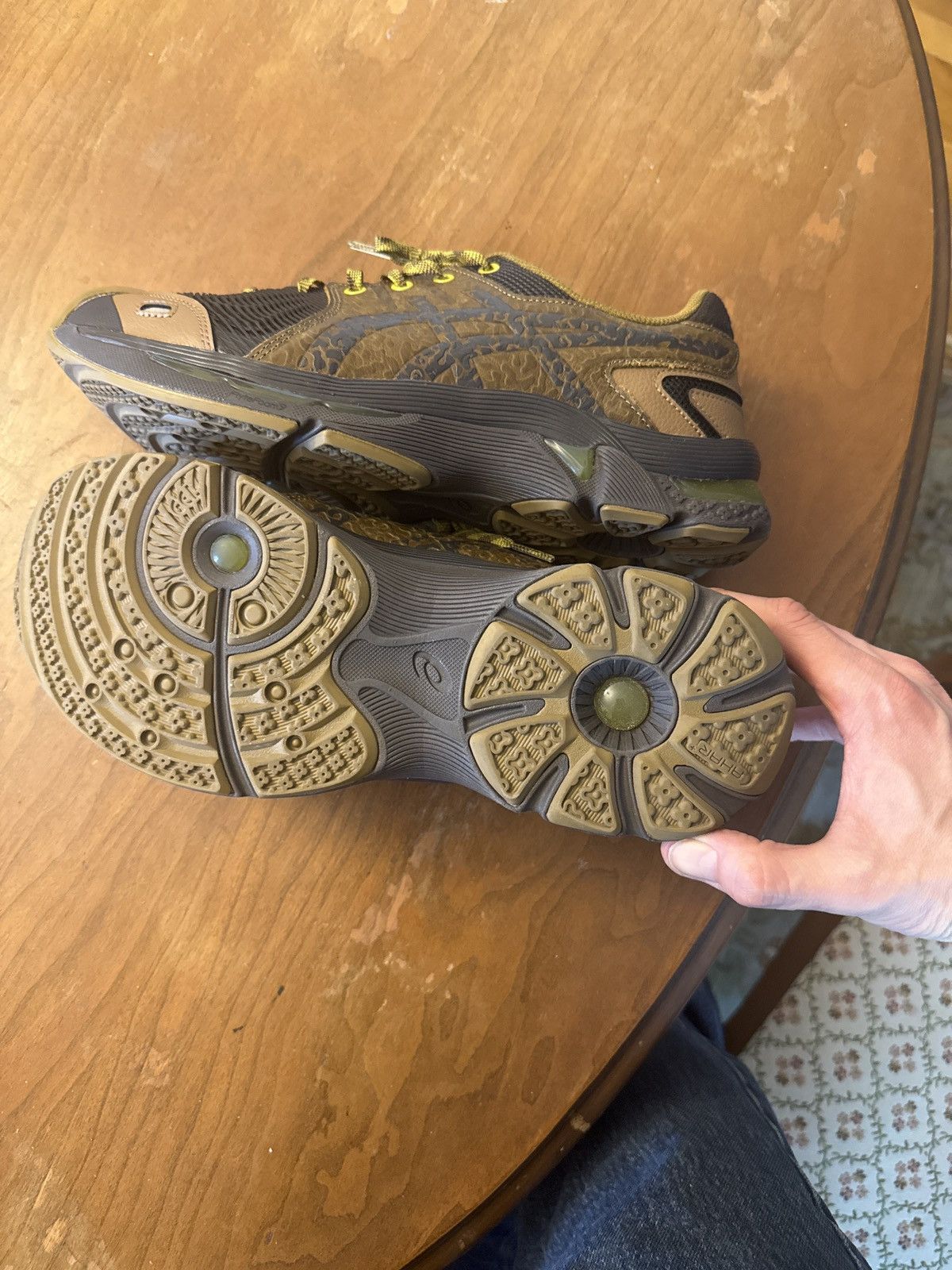 Asics × Kiko Kostadinov Kiko GEL-KIRIL III brown yellow Size US 9 / EU 42 - 5 Thumbnail