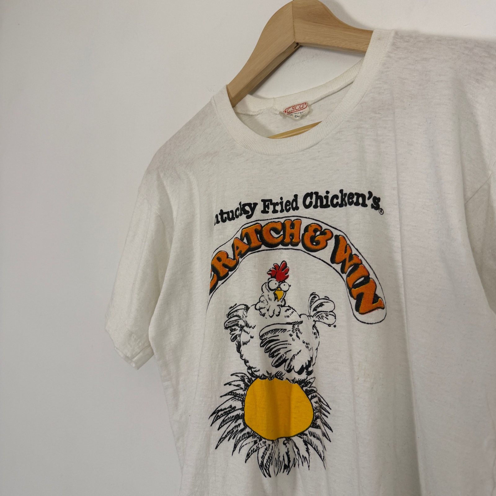 Vintage Vintage KFC Kentucky Fried Chicken Tee Shirt Medium White Size US M / EU 48-50 / 2 - 2 Thumbnail