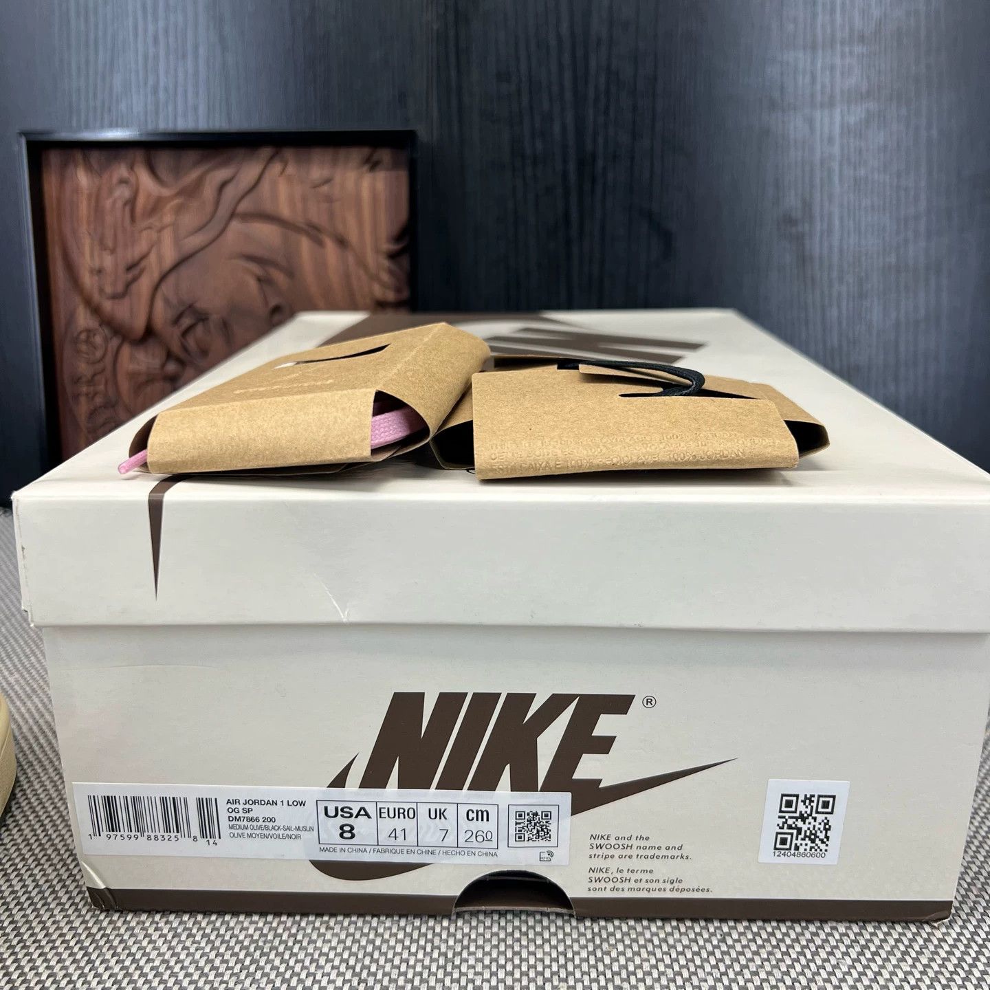 Hermes AJ1 Low TS, Beige/Green Reverse Swoosh 8.0 Size US 8 / EU 41 - 9 Thumbnail