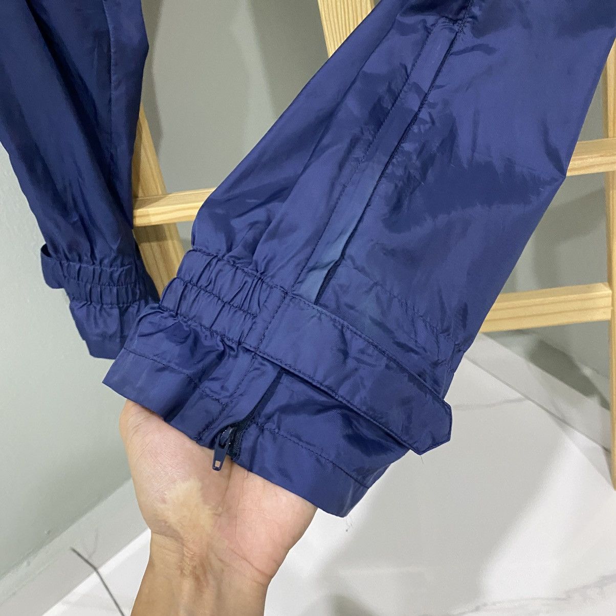 Balenciaga Vintage Balenciaga Golf Paris Navy Blue Nylon Track Pants Size US 28 / EU 44 - 8 Thumbnail