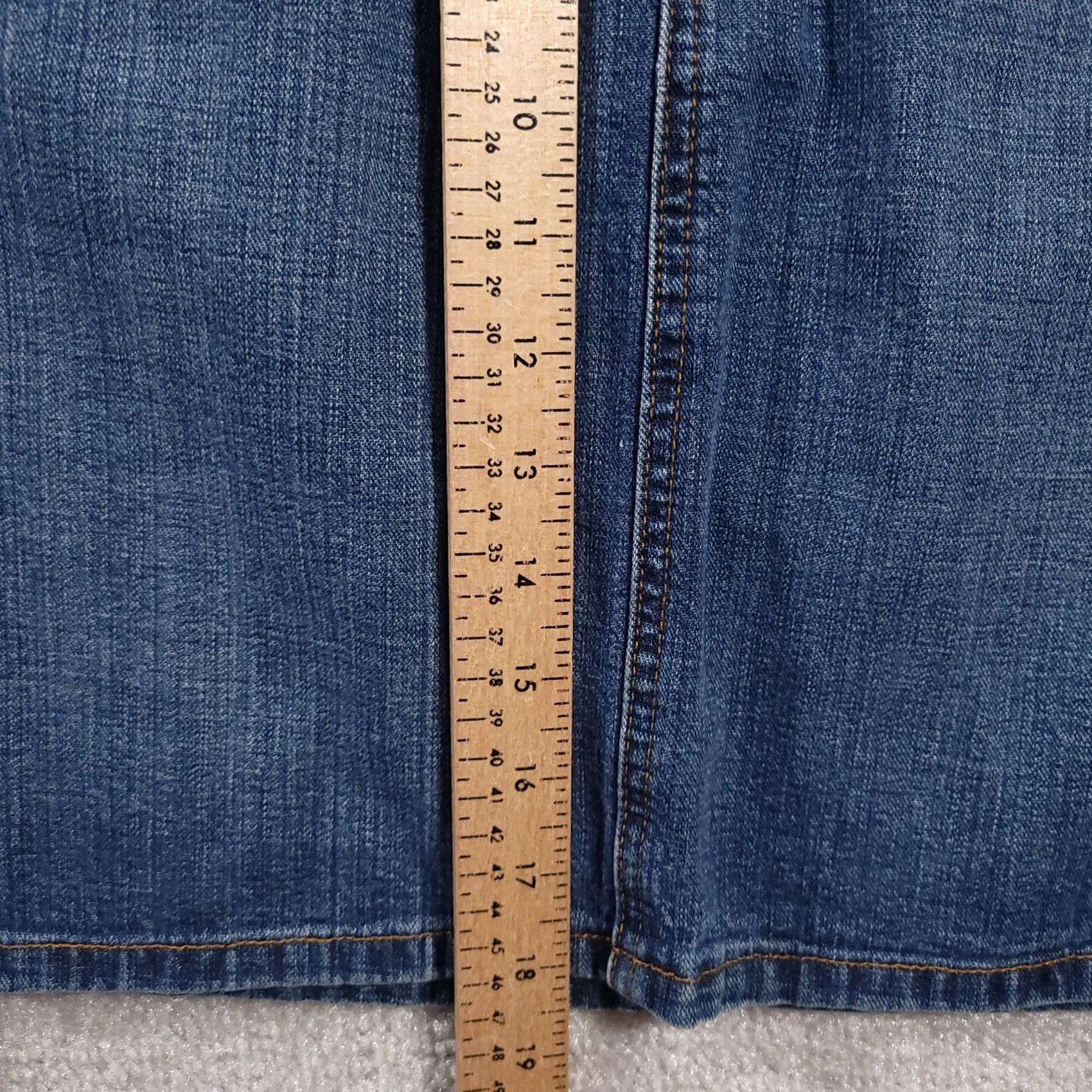 Old Navy Old Navy Skirt 8 Blue Denim Jeans Short Button Fly Women's Size 30" / US 8 / IT 44 - 7 Thumbnail
