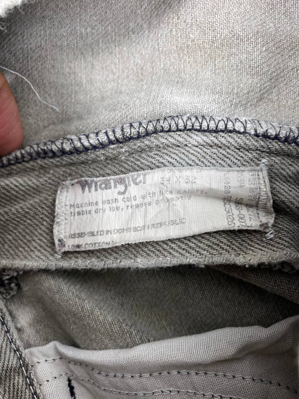 Wrangler vintage wrangler distressed denim nice design Size US 34 / EU 50 - 14 Thumbnail