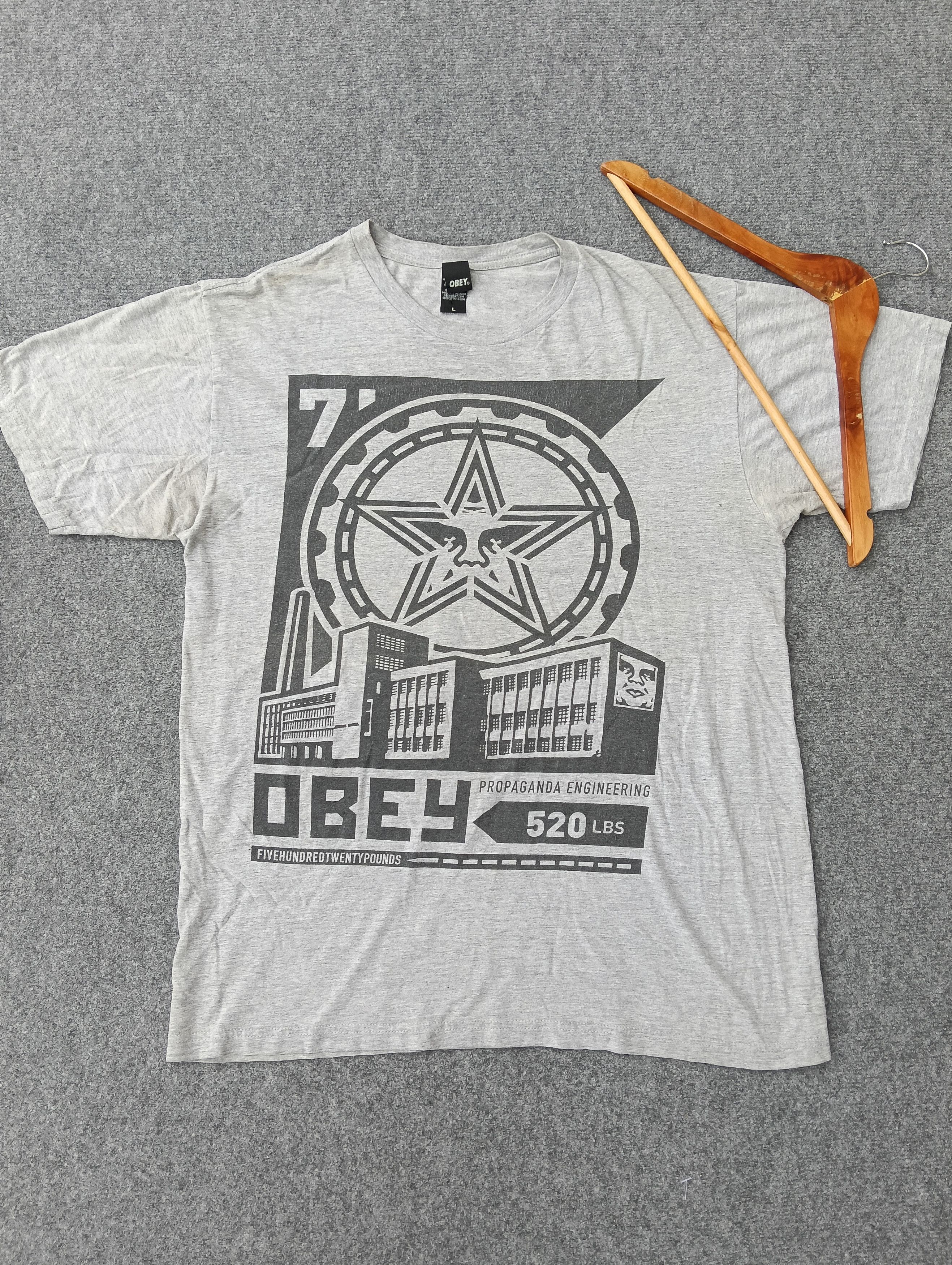 Obey VINTAGE OBEY PROPAGANDA. Size US L / EU 52-54 / 3 - 1 Thumbnail