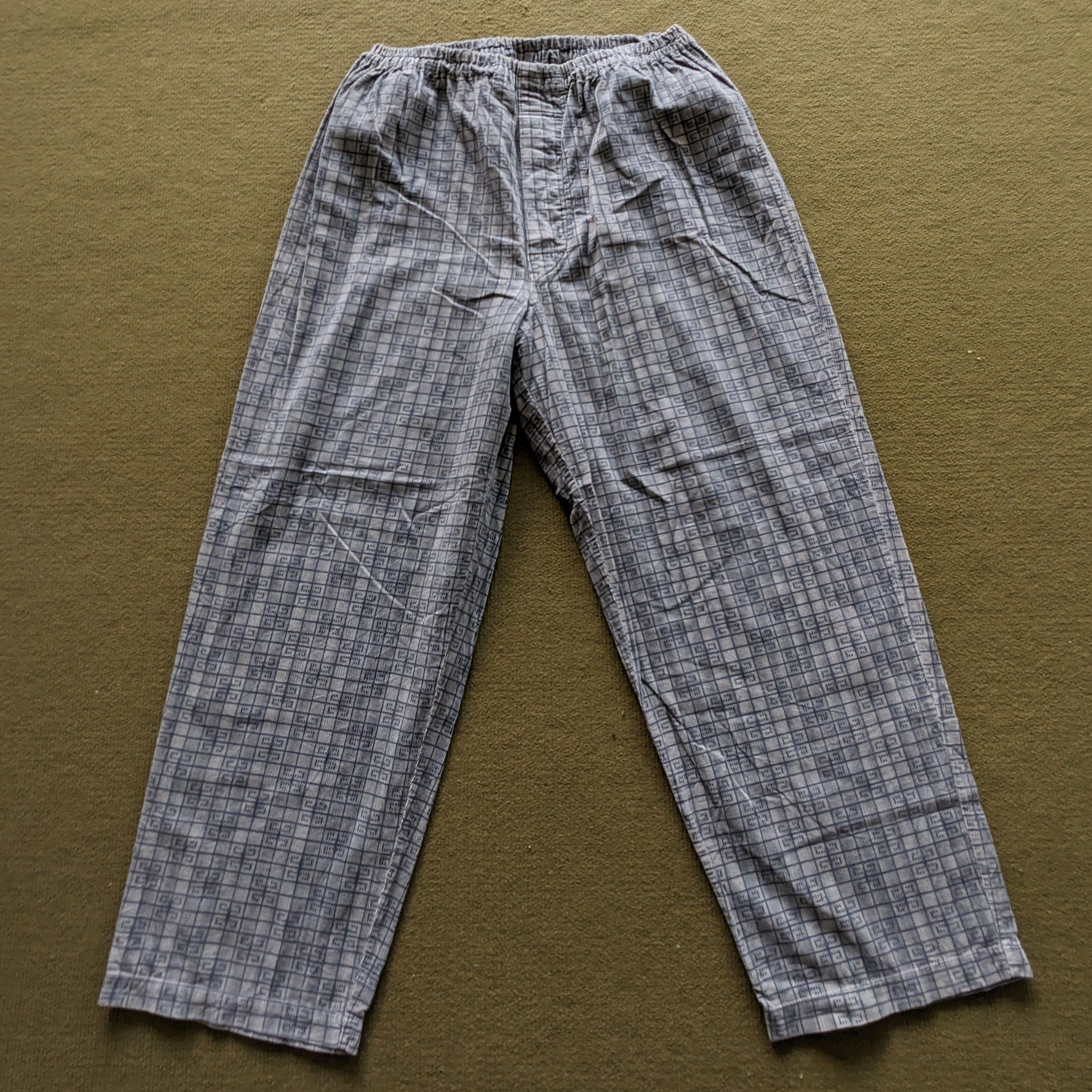 Givenchy Vintage GIVENCHY One Set Italian Brand Pants Size US 26 / EU 42 - 1 Thumbnail