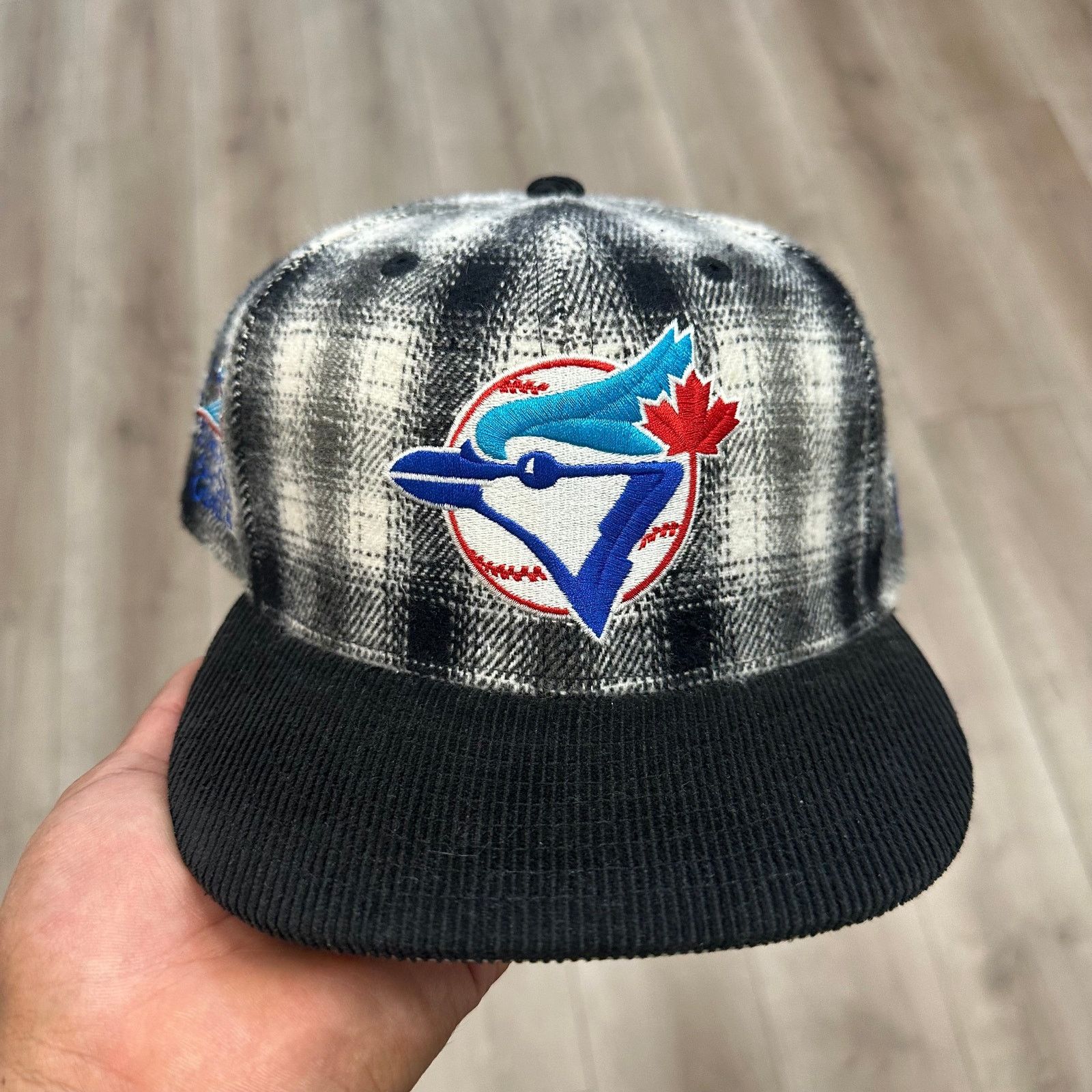 New Era Toronto Blue Jays Plaid Corduroy Fitted Hat Cap Size 7 5/8 Size ONE SIZE - 2 Thumbnail