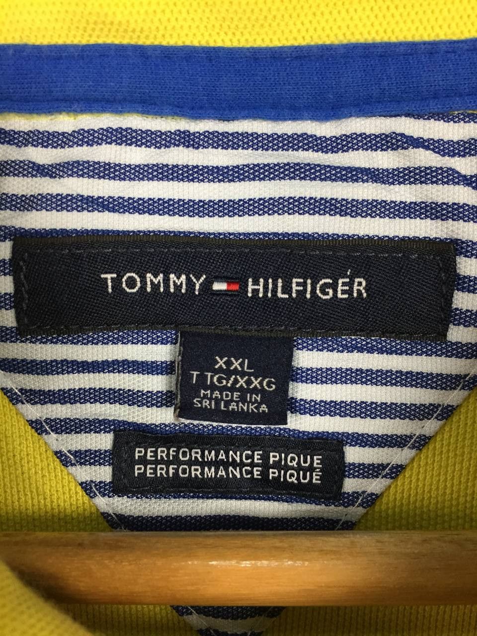 Tommy Hilfiger Tommy Hilfiger Colorblock Spell Out Logo Polo Shirt Size US XXL / EU 58 / 5 - 11 Thumbnail