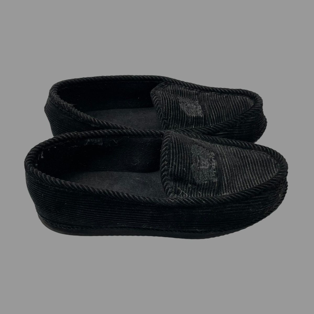 Lugz × Vintage Vintage 90s lugs crest logo corduroy slip on loafers Size US 10 / EU 43 - 7 Thumbnail