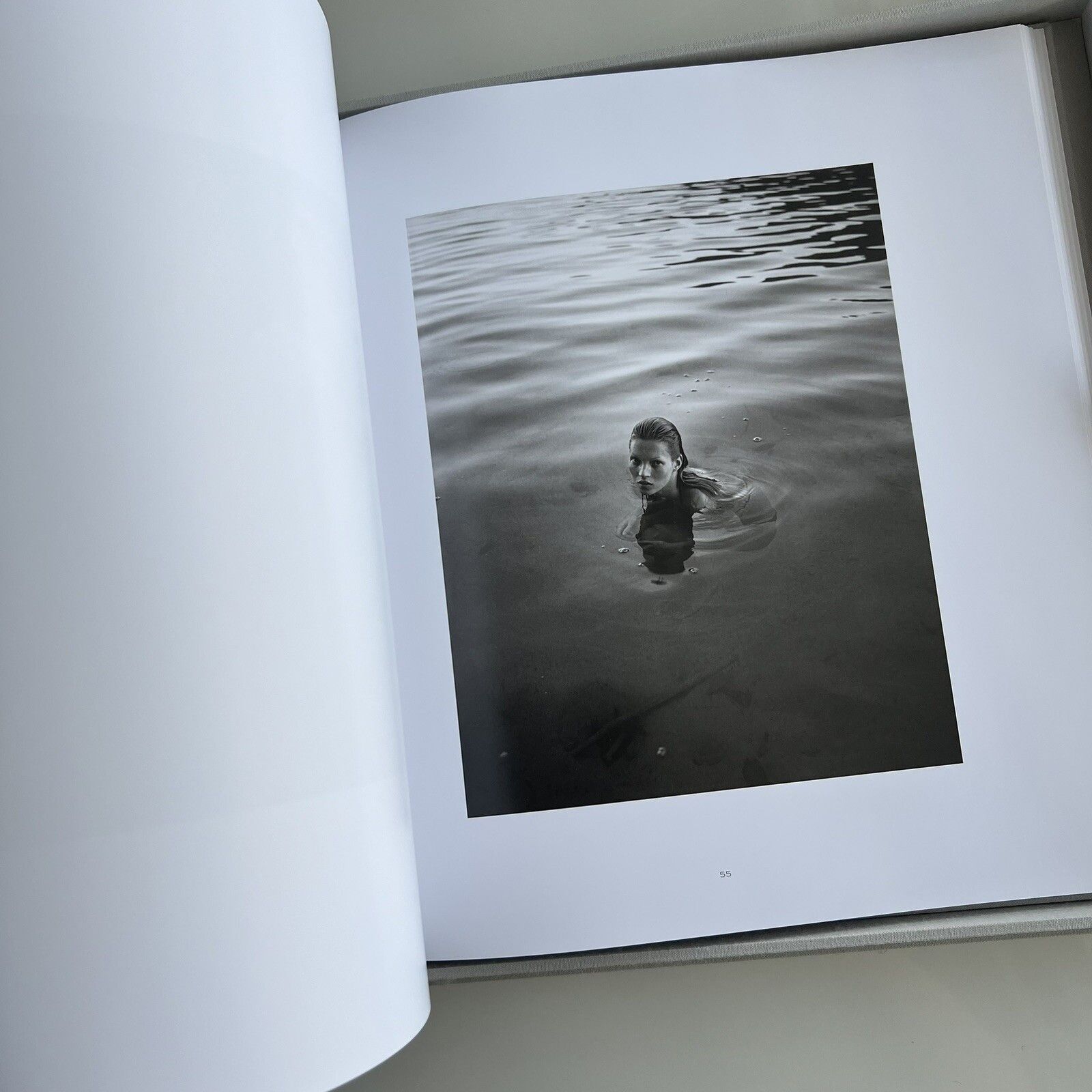 Supreme Kate Moss by Mario Sorrenti Rare Book Signed Copy Ed. Of 100 Size ONE SIZE - 2 Thumbnail