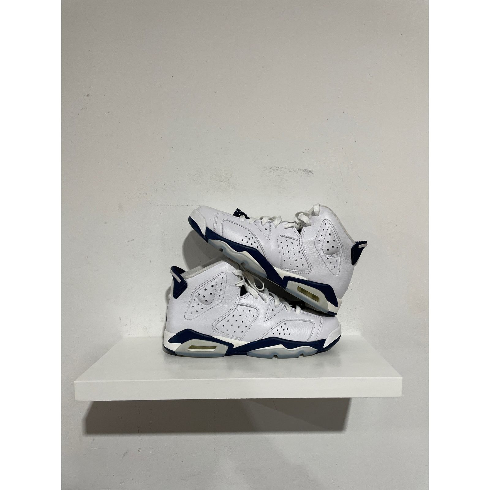Nike NIKE JORDAN 6 MIDNIGHT NAVY SIZE 6.5 PREOWNED REP BOX Size US 6.5 / EU 39-40 - 1 Thumbnail
