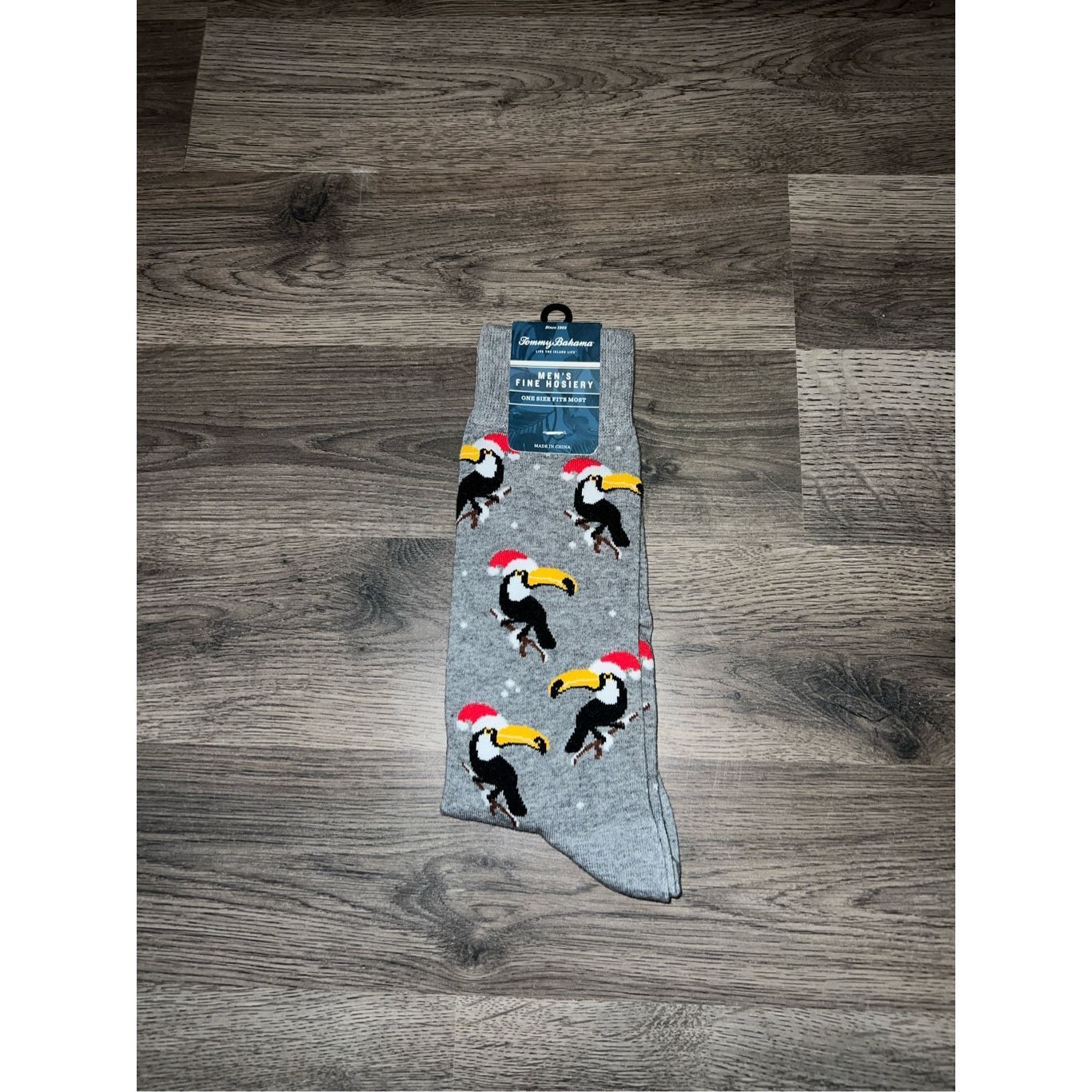 Tommy Bahama Tommy Bahama Men’s Fine Hosiery Grey Toucans Christmas Socks Size ONE SIZE - 1 Thumbnail