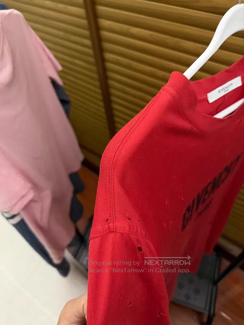 Givenchy Givenchy Red Small Hole Short Sleeve Size US M / EU 48-50 / 2 - 5 Thumbnail