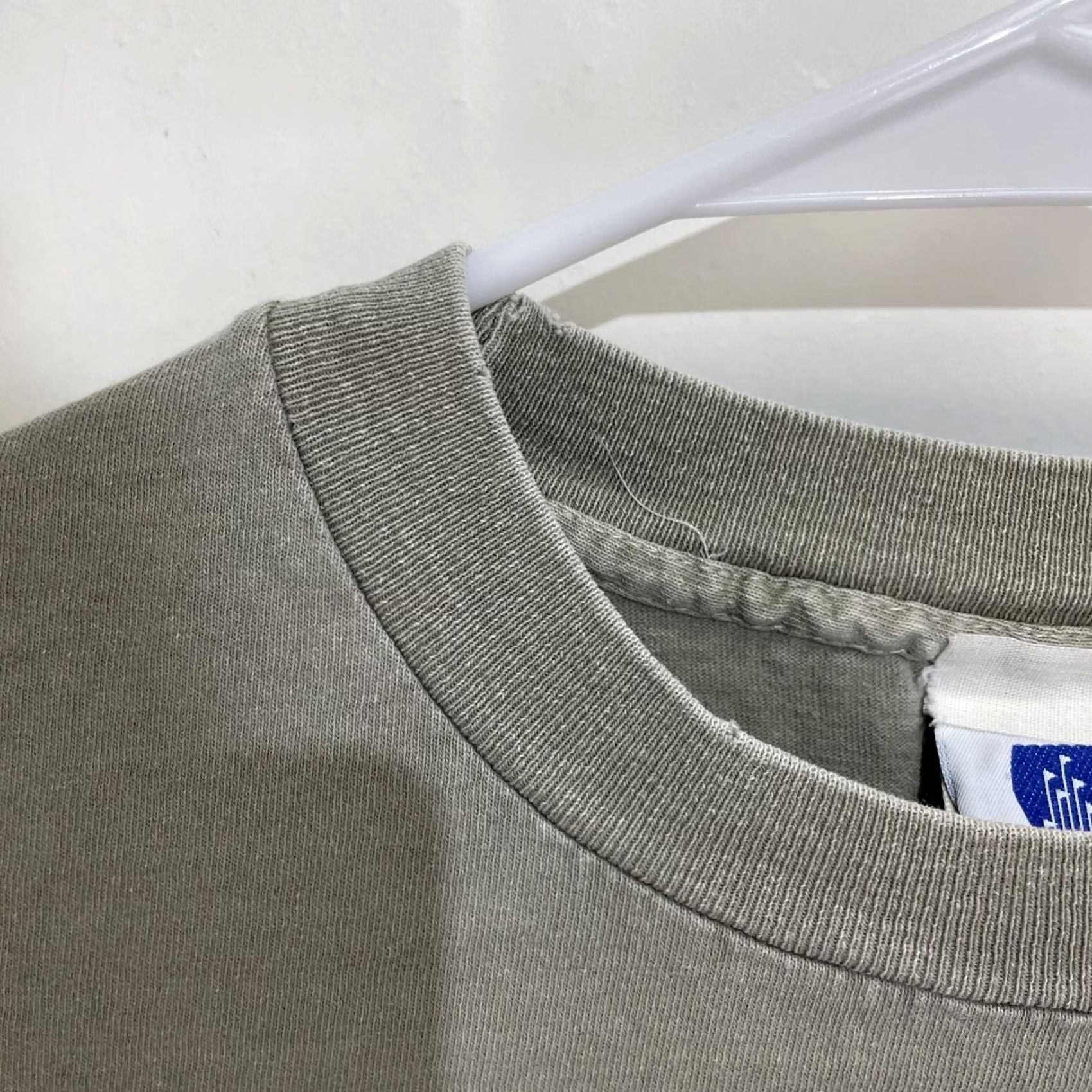 Vintage VINTAGE Six Flags Park T Shirt Mens XXL Gray Cotton Road Runner Logo Graphic Print Crew Neck Short Sleeve Size US XXL / EU 58 / 5 - 6 Thumbnail