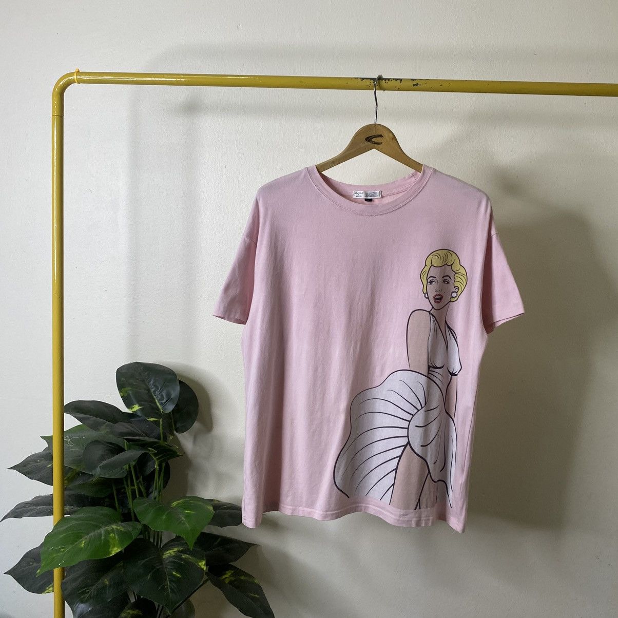 Shein Marilyn Monroe Sexy Graphic Sex Symbol Collaboration T Shirt Size US L / EU 52-54 / 3 - 1 Thumbnail