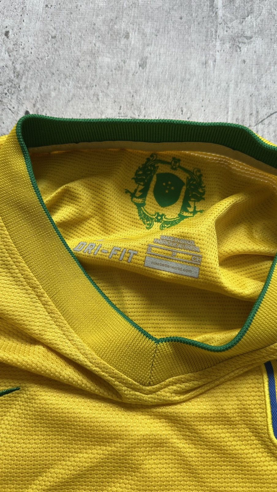 Nike 2012 Nike Brazil Ronaldinho #10 Vintage Soccer Jersey Size US S / EU 44-46 / 1 - 10 Thumbnail