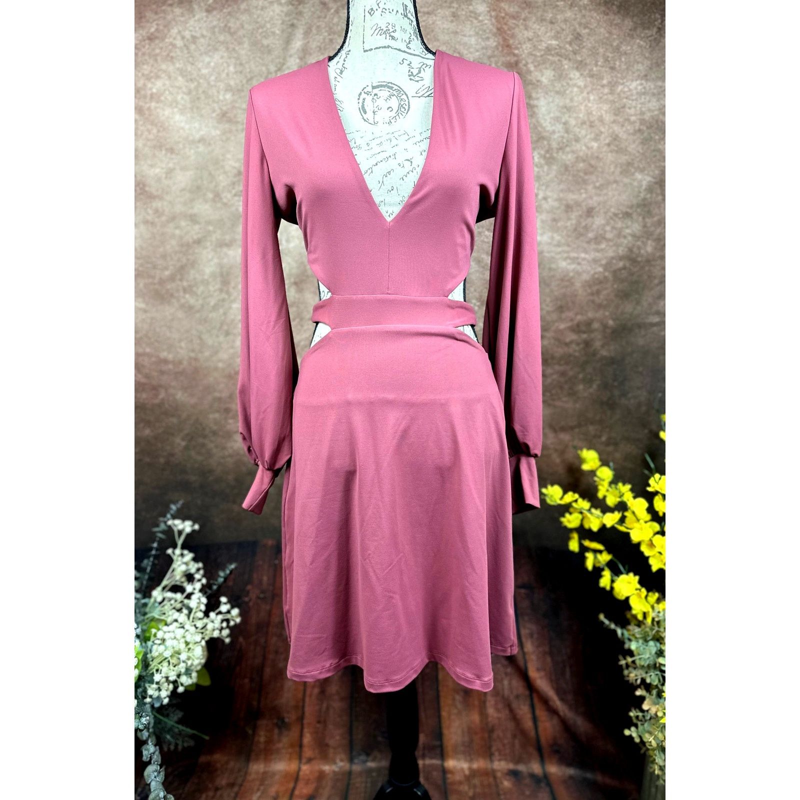 Susana Monaco Susana Monaco Deep V Neck Cut Out Back Dress Lipgloss XL Size XL / US 12-14 / IT 48-50 - 6 Thumbnail