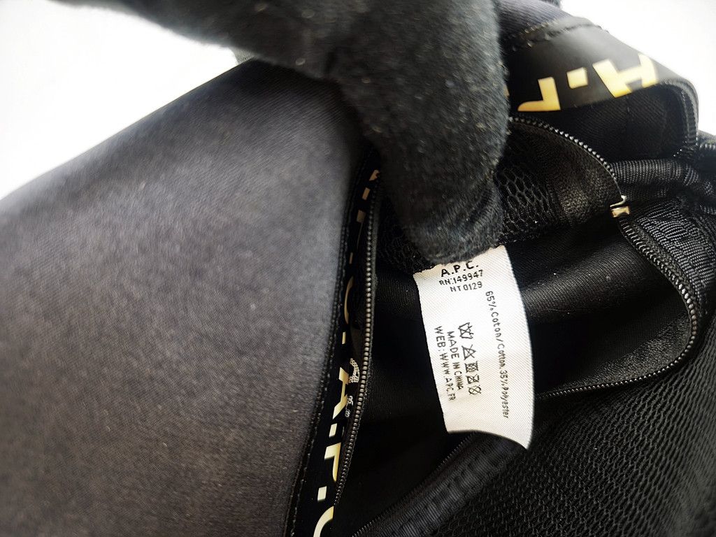 A.P.C. authentic A.P.C. repeat wording waist pouch bum bag Size ONE SIZE - 9 Thumbnail