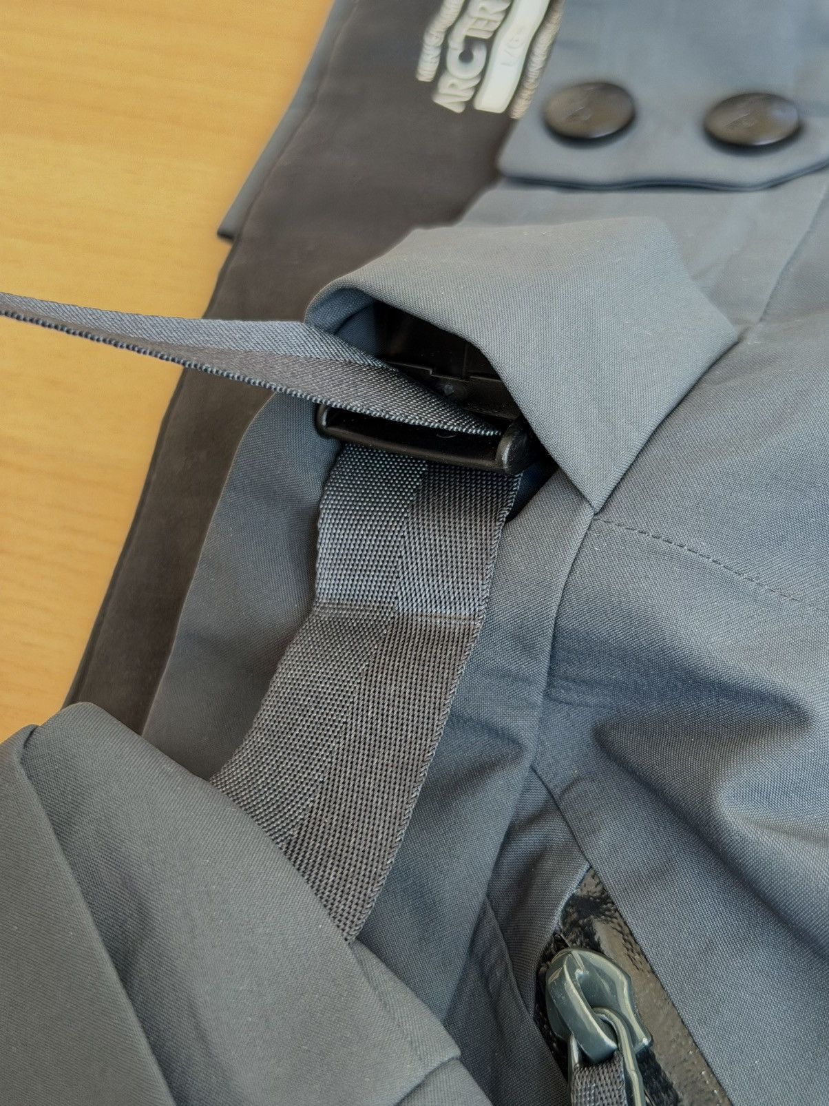 Arc'teryx Arc'teryx Ski pants Gore-Tex L/G reg Size US 36 / EU 52 - 4 Thumbnail