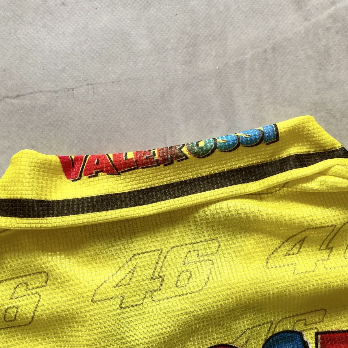 Vintage Vintage Valentino Rossi 46 The Doctor All Over Print T-shirt Size US S / EU 44-46 / 1 - 8 Thumbnail