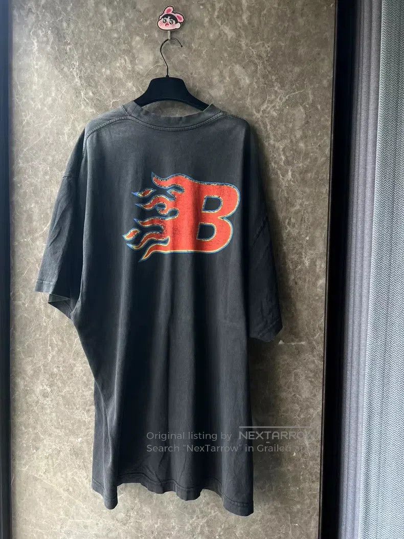 Balenciaga Balenciaga Flame B water-washed distressed short-sleeved T Size US XXS / EU 40 - 2 Thumbnail