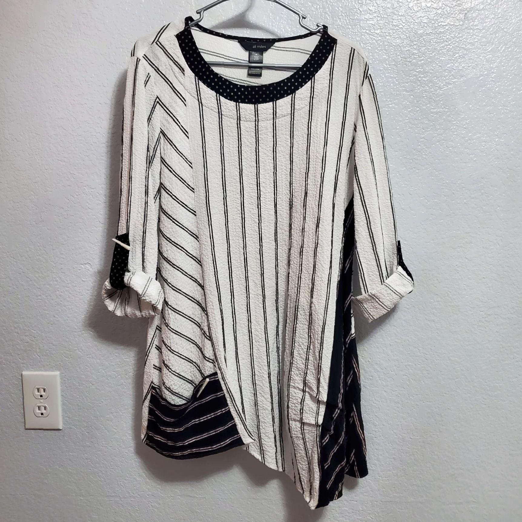 Vintage Ali Miles Tunic Top Women M White Striped Crinkle Roll Tab Sleeve Artsy Size M / US 6-8 / IT 42-44 - 2 Thumbnail