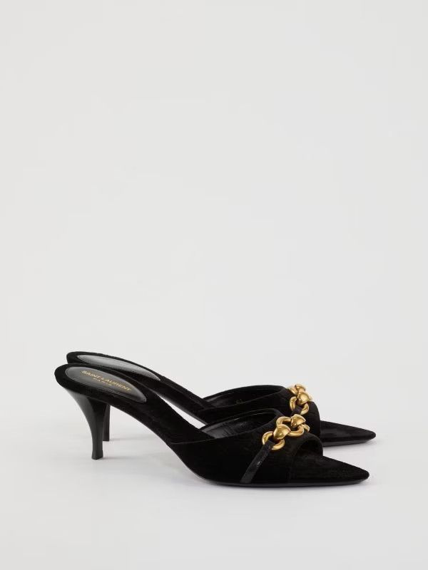 o1bcso1str1024 Le Maillon Mules in Black