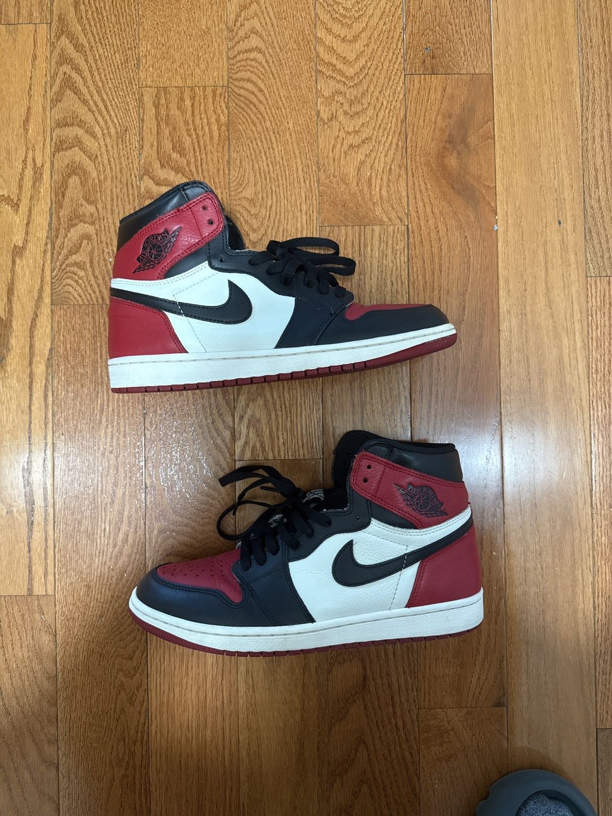 Jordan Brand Jordan 1 Bred Toe Size US 9.5 / EU 42-43 - 1 Thumbnail