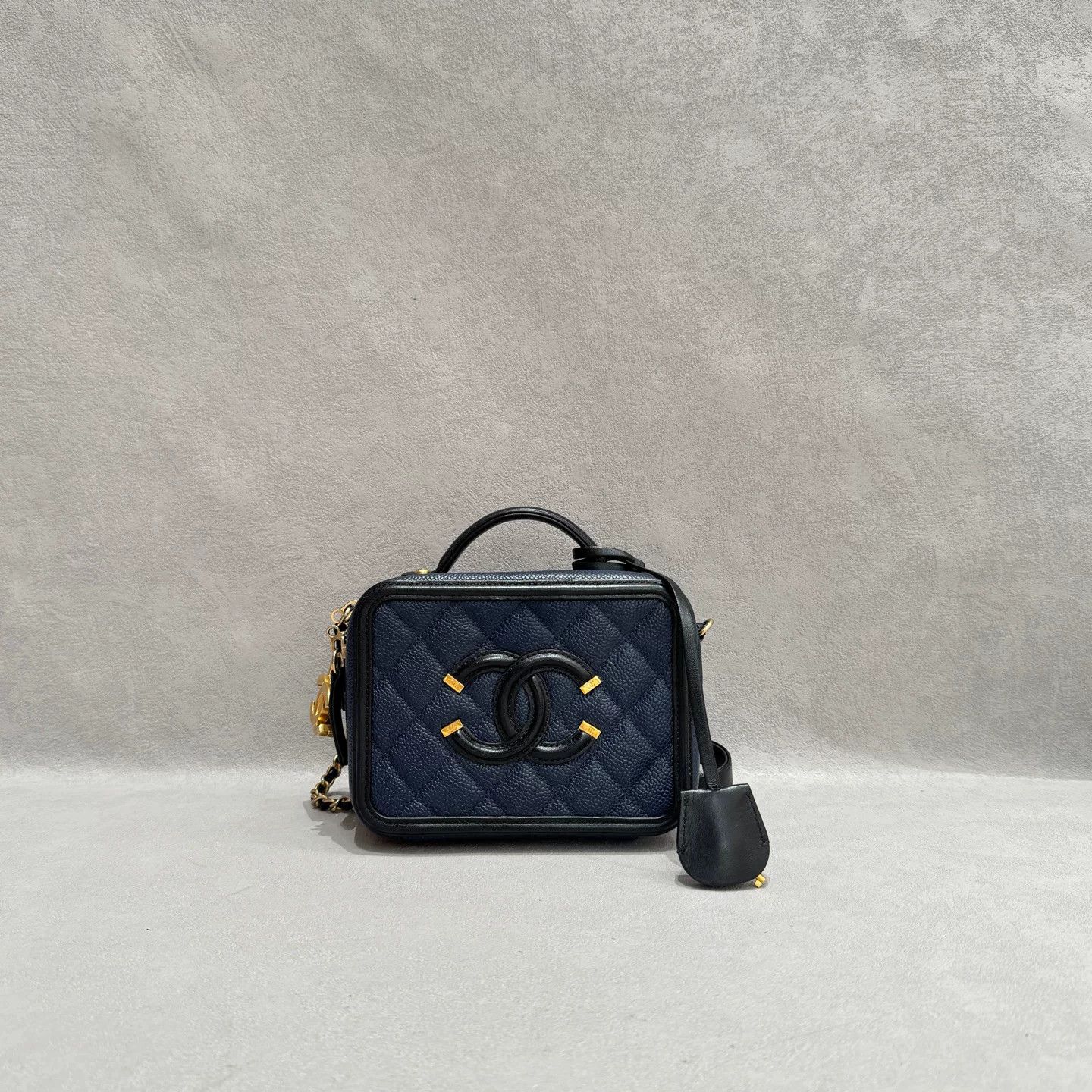 Chanel Pre-loved Bag Very good condition Size ONE SIZE - 1 Thumbnail
