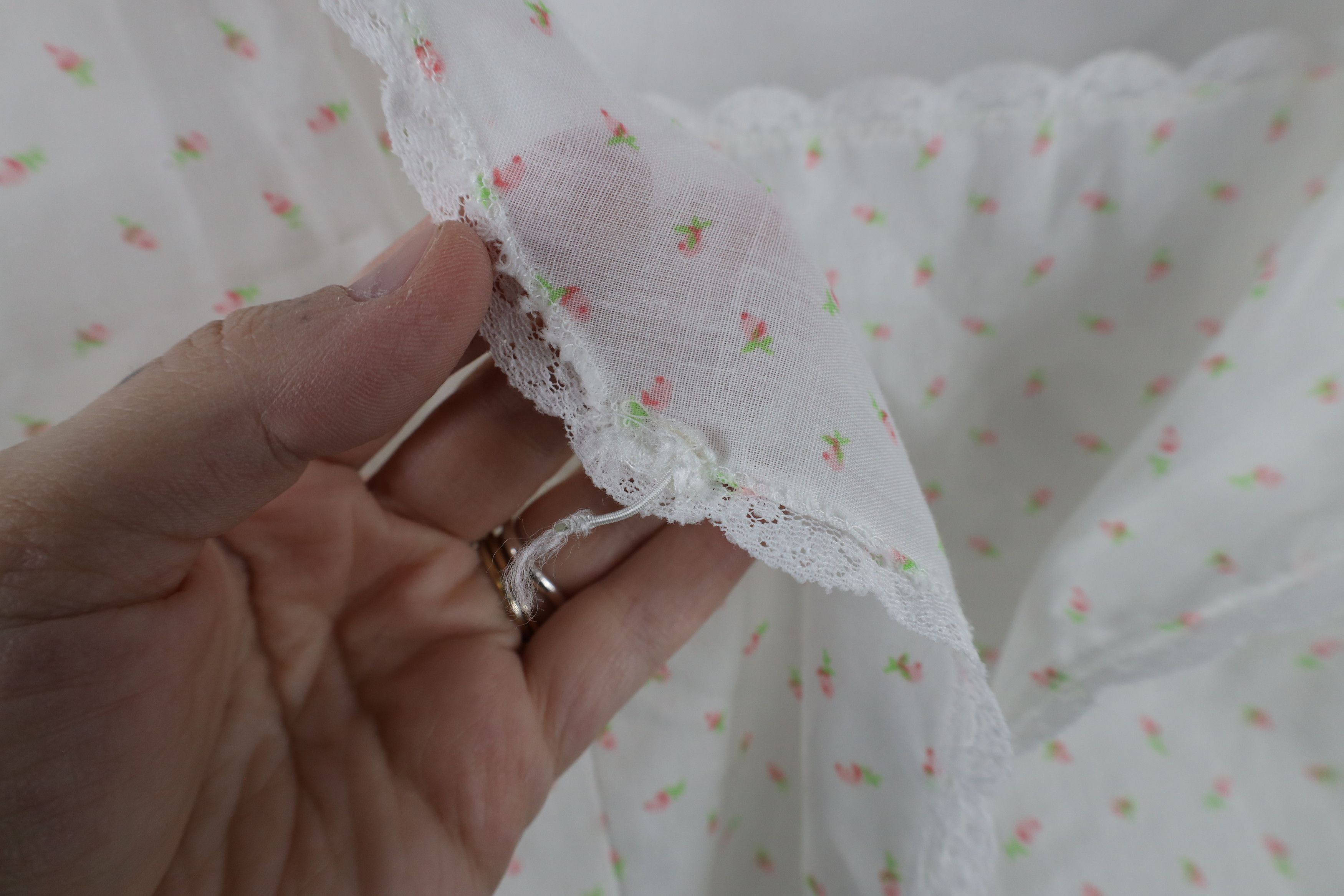 Vintage Vintage 70s Streetwear Sheer Lace Flower Night Shirt USA Size L / US 10 / IT 46 - 4 Thumbnail
