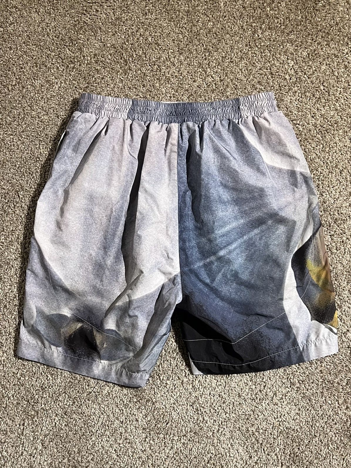 IISE IISE Graphic Shorts Size Medium Size US 30 / EU 46 - 5 Thumbnail