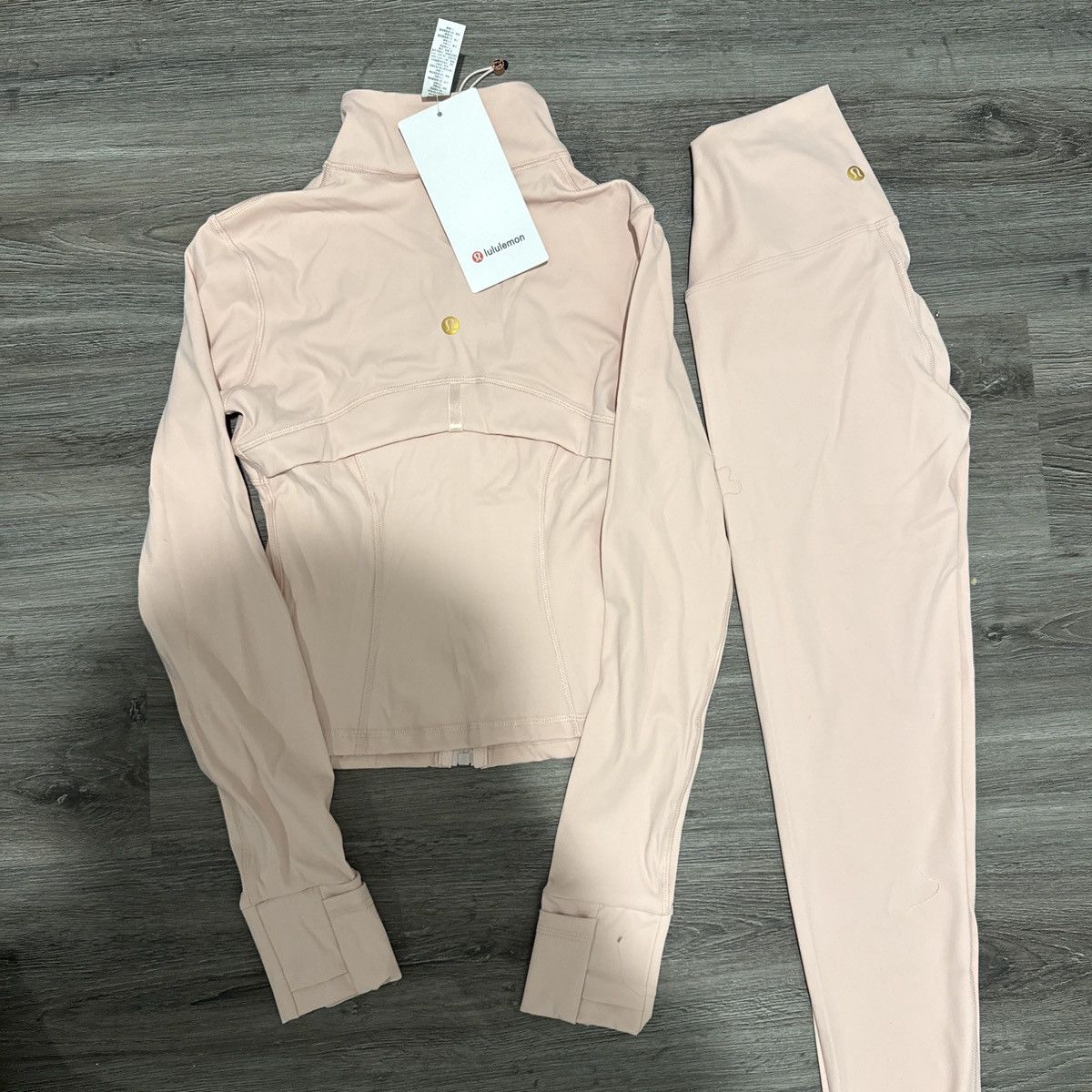 Lululemon Lululemon light pink set size medium Size 27" / US 4 / IT 40 - 3 Thumbnail