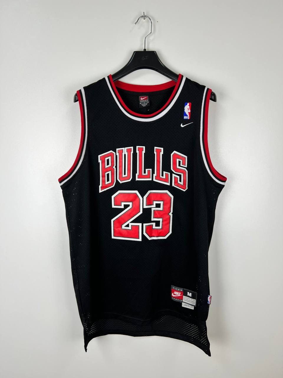 Vintage Chicago Bulls Nike Jordan 23 jersey t-shirts size M Size US M / EU 48-50 / 2 - 1 Thumbnail