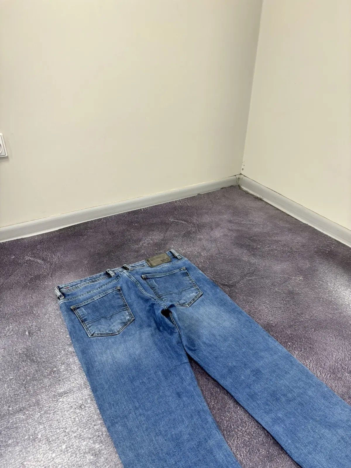Diesel × Vintage Vintage Diesel Ripped Denim Avant Garde Japanese Jeans Size US 33 - 4 Thumbnail