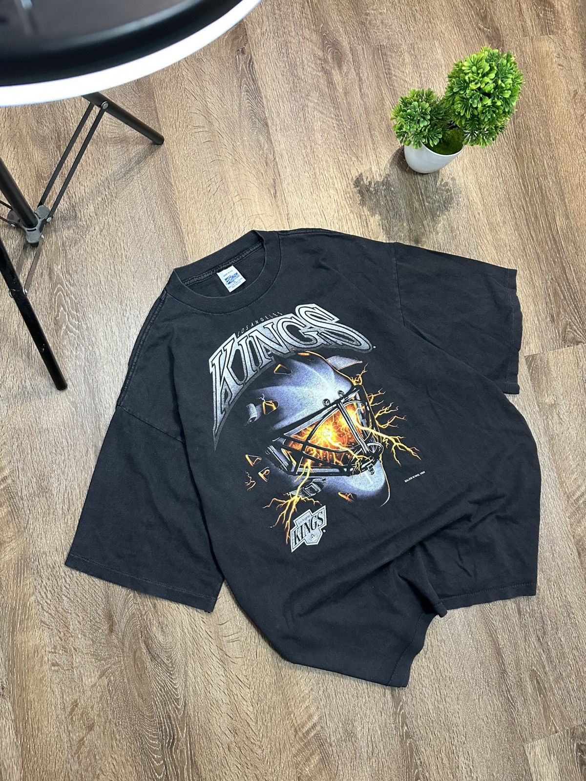 Salem Sportswear Archive 1993 Salem Los Angeles King Hockey Faded T-Shirt Size US XL / EU 56 / 4 - 2 Thumbnail