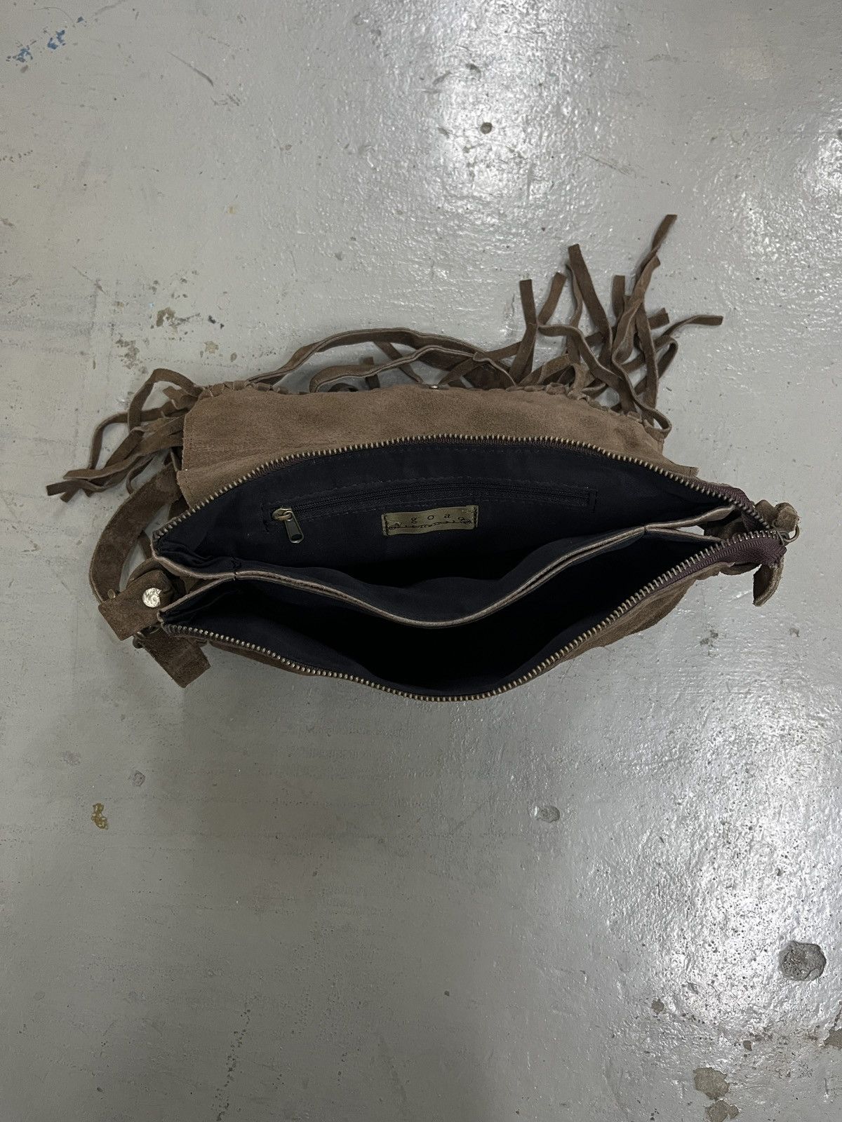 GOA 2000s GOA Fringe Brown Cowhide Suede Leather Sling Bag Size ONE SIZE - 17 Thumbnail