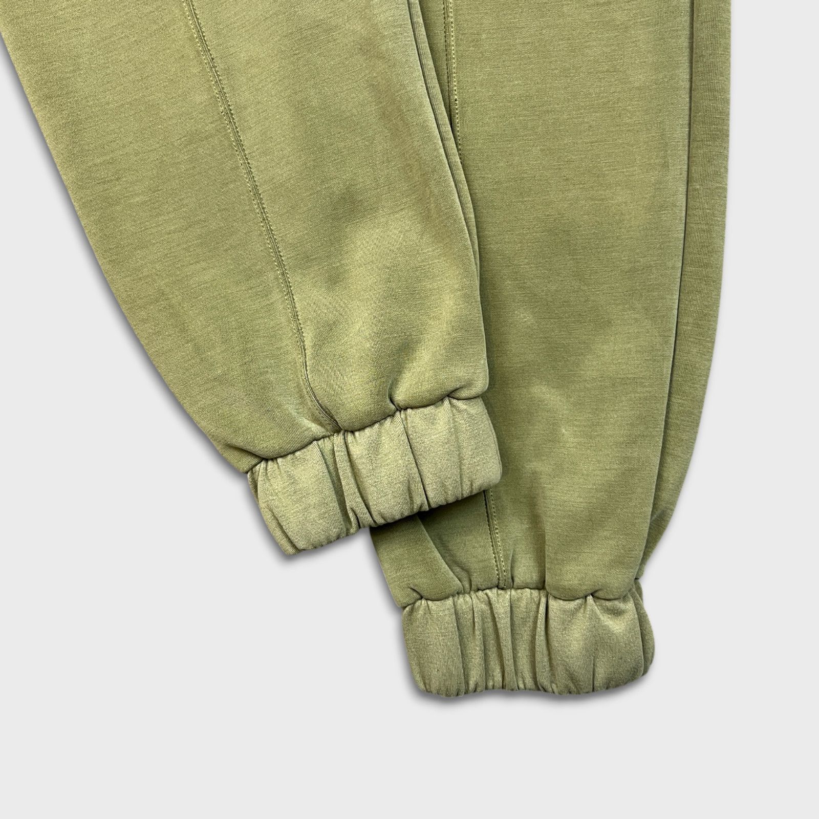 Lululemon Lululemon Softstreme Relaxed High-Rise Pant Taper Leg Jogger Size 26" / US 2 / IT 38 - 9 Thumbnail