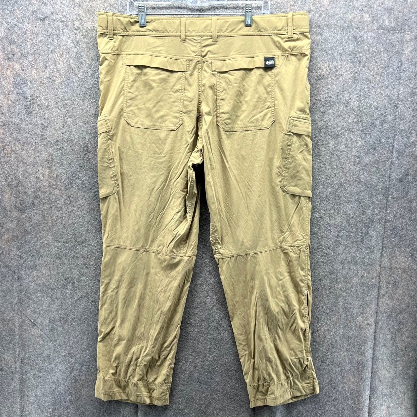 Vintage REI Co-op Pants Mens 40x30 Khaki Cargo Straight Front Beig e Nylon Zip Vintage 131002 Baggy? Size US 40 / EU 56 - 3 Thumbnail