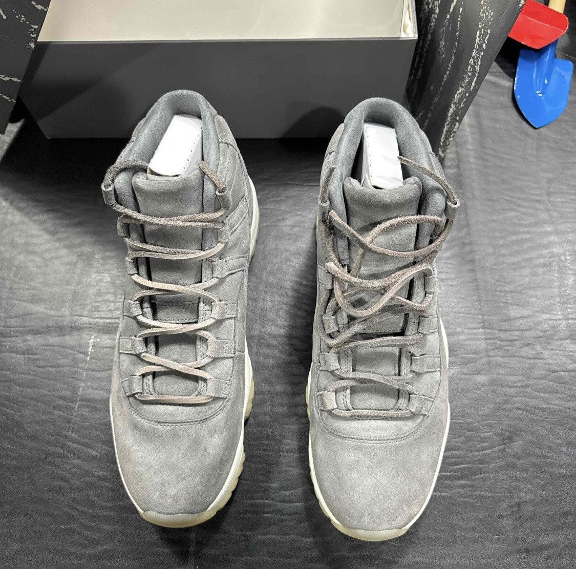 Jordan Brand Jordan 11 Premium Grey Suede size 11.5 Size US 11.5 / EU 44-45 - 3 Thumbnail
