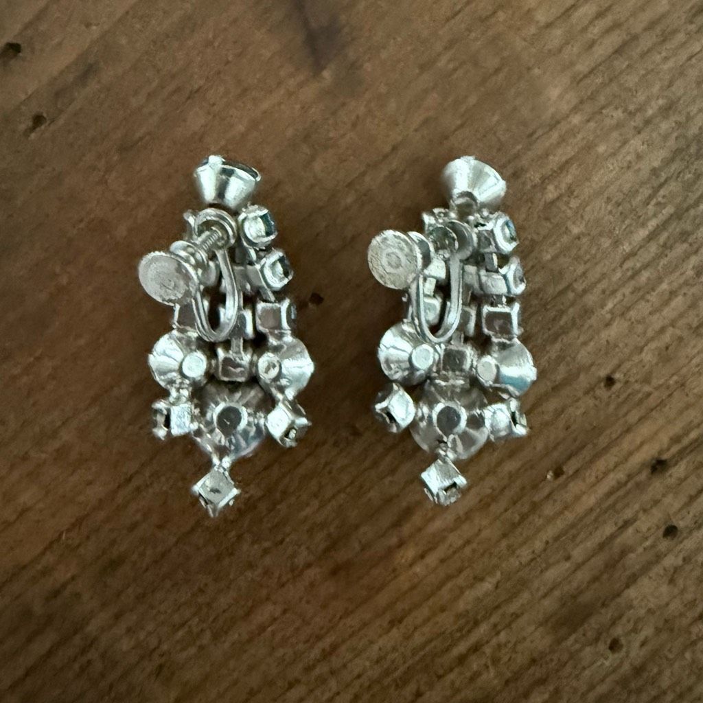 Vintage Vintage Ice Baby Blue Rhinestone Screw Back Earrings Silver Size ONE SIZE - 6 Thumbnail