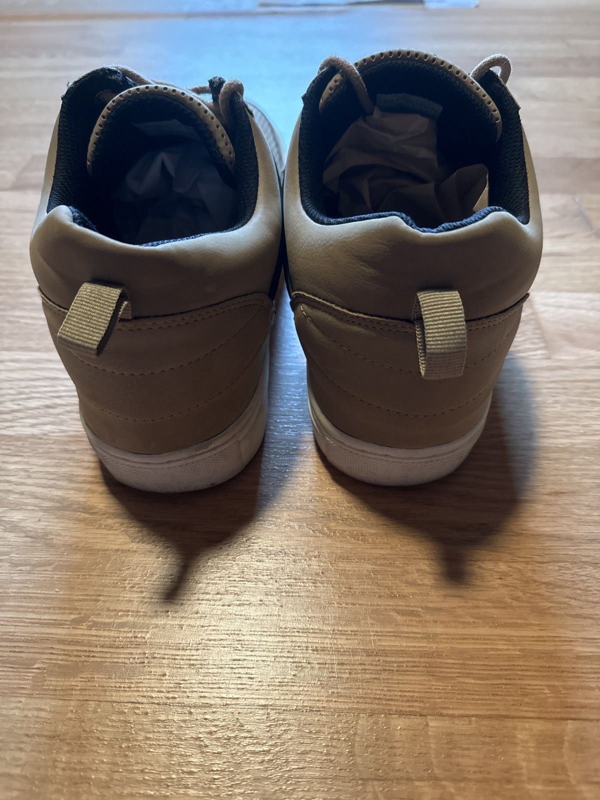 Vintage Vintage Pair Mid-Top Perforated Sneakers -Beige Size 11 US Size US 11 / EU 44 - 4 Thumbnail