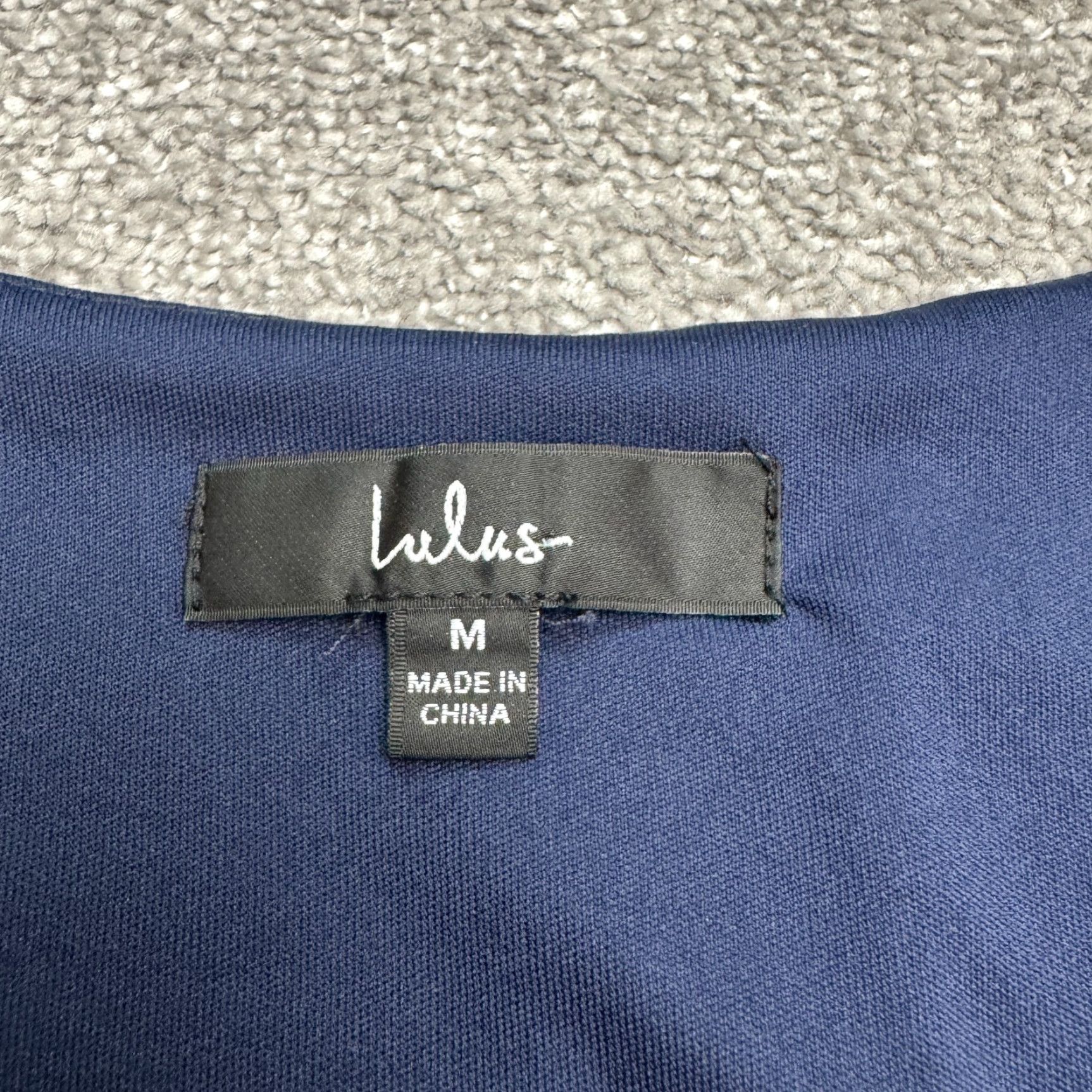 Lulus Lulus Shifting Dears Cold Shoulder Shift Dress womens Medium Navy Blue V-Neck Size M / US 6-8 / IT 42-44 - 6 Thumbnail