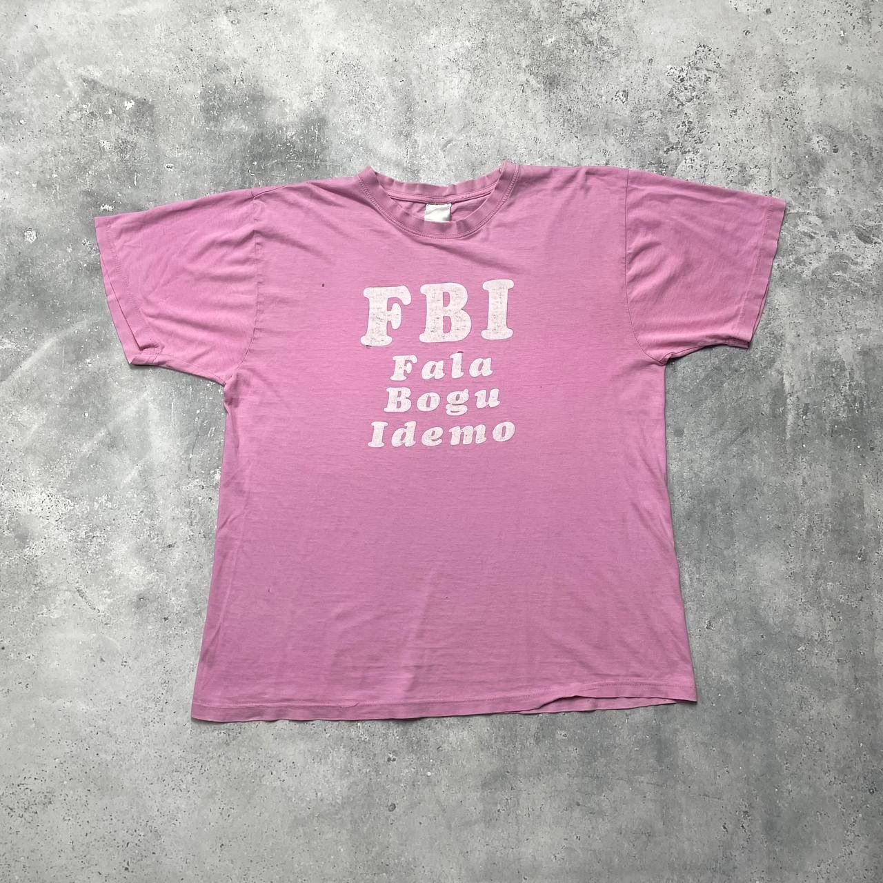 Vintage Vintage Y2K FBI Quote Thrashed T Shirt Faded Pink Size L Size US L / EU 52-54 / 3 - 1 Thumbnail