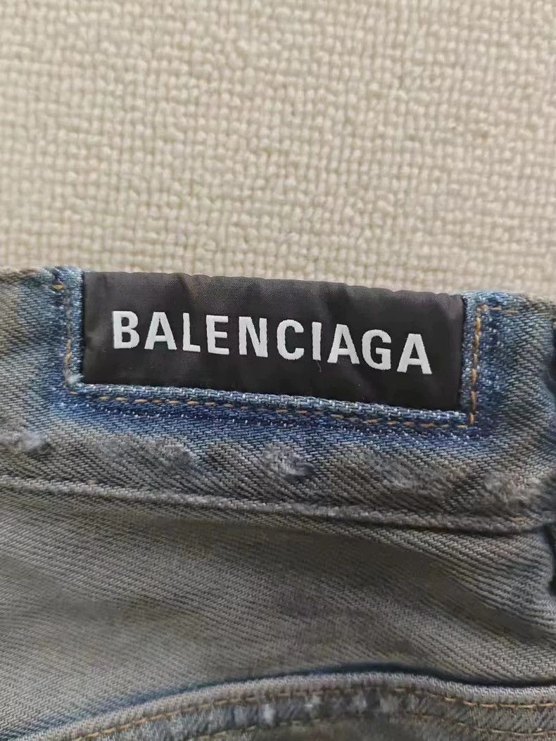 Balenciaga Balenciaga Baggy Denim Jeans with Distressed Details-2507 Size US 34 / EU 50 - 4 Thumbnail