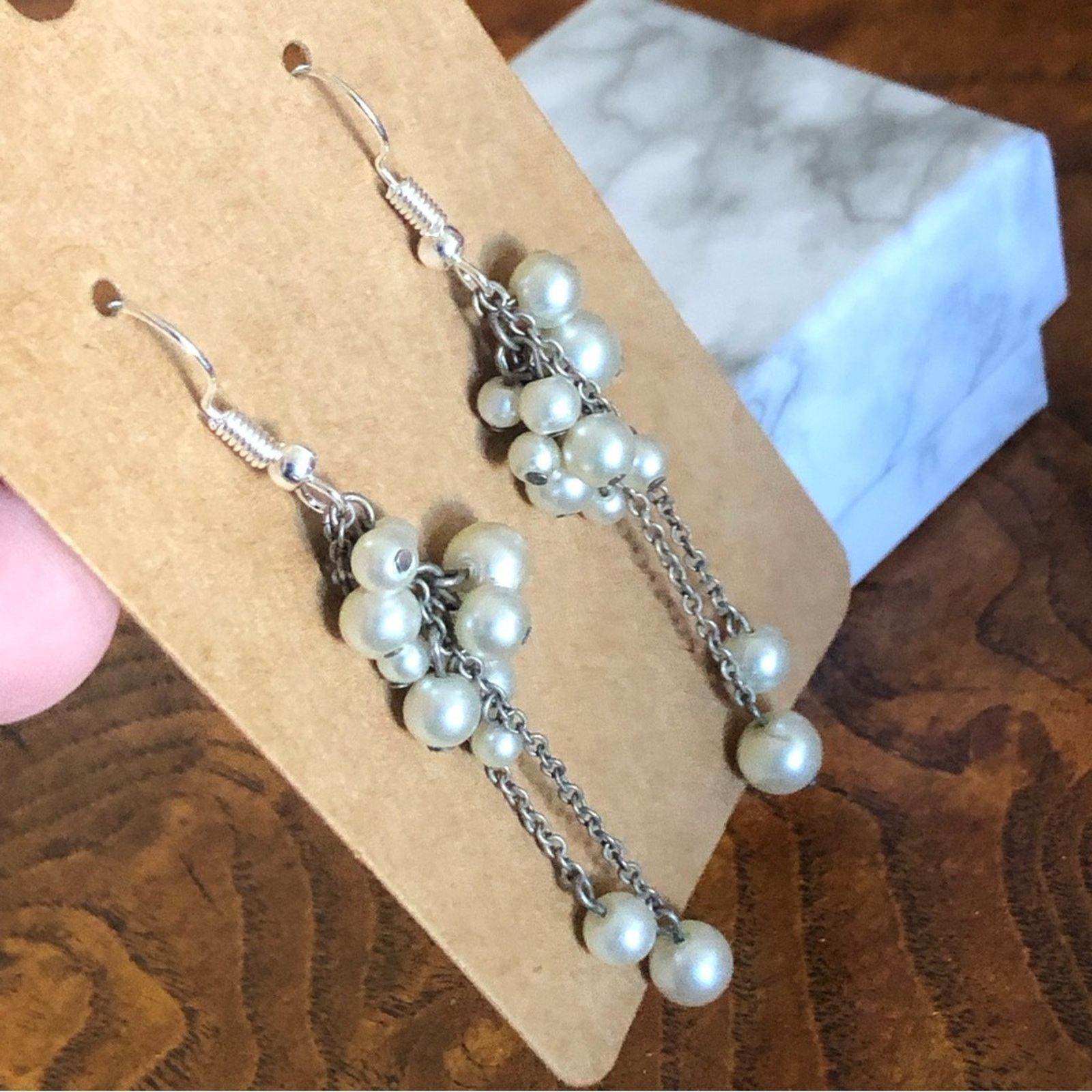 Vintage Vintage chained white pearl cluster dangle earrings Size ONE SIZE - 2 Thumbnail
