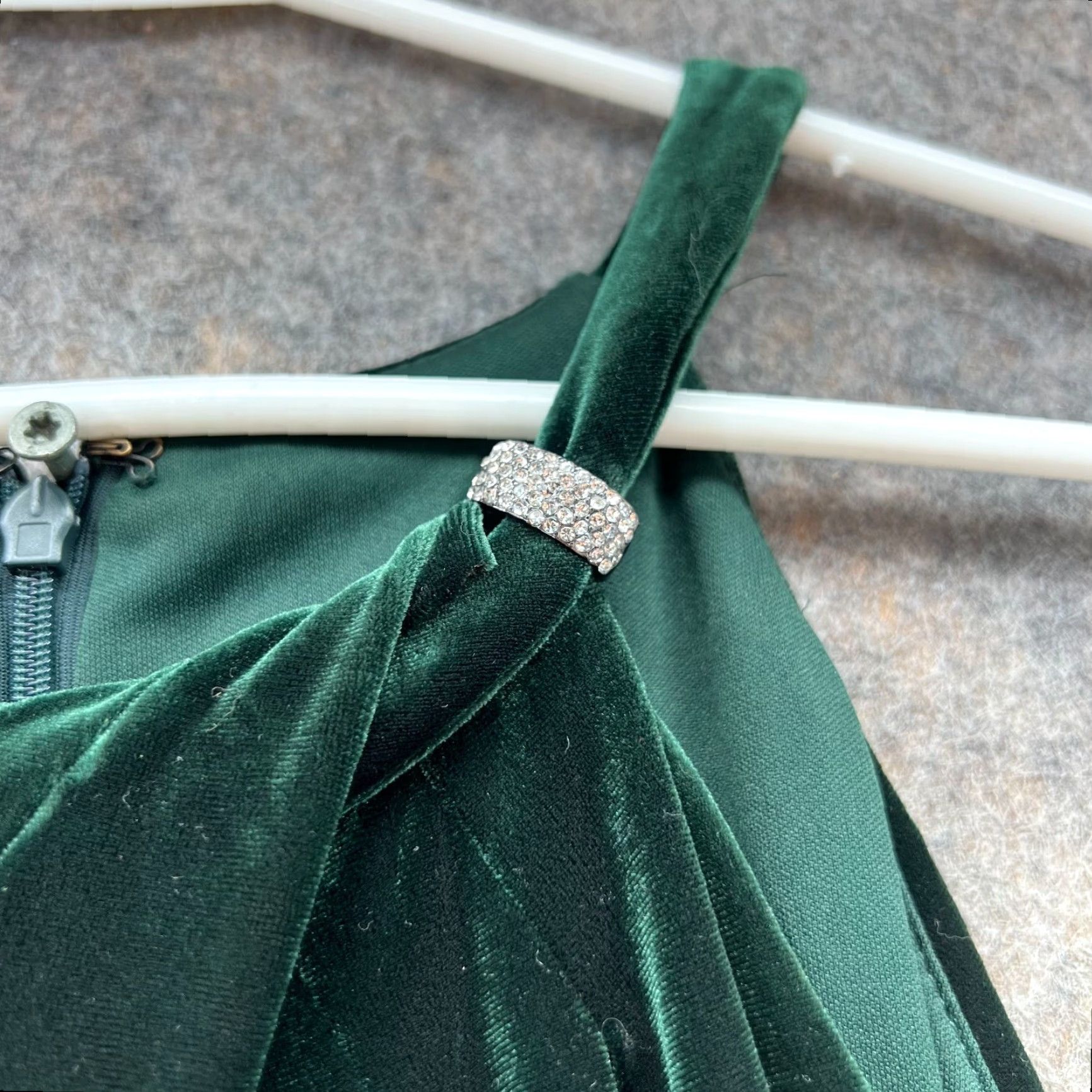 Ralph Lauren VINTAGE? No — Lauren Ralph Lauren Dress Women 8 Green Long Velvet Halter Gown Deep Pine Dress Sleeveless Halter A-Line Formal Party Wedding Size M / US 6-8 / IT 42-44 - 5 Thumbnail