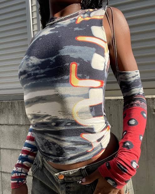 Jean Paul Gaultier Jean Paul Gaultier - F/W 01’ - Chain Sleeve Printed L/S Size S / US 4 / IT 40 - 18 Thumbnail