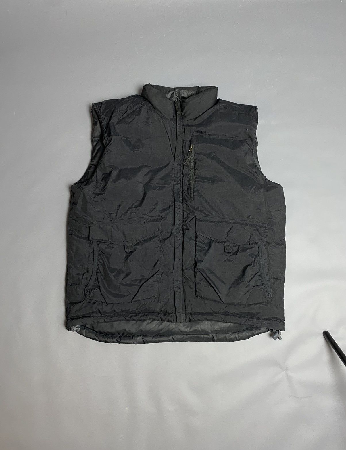 Nike Vintage 00s Nike ACG Down Reversible Black Vest Puffer L Size US L / EU 52-54 / 3 - 3 Thumbnail