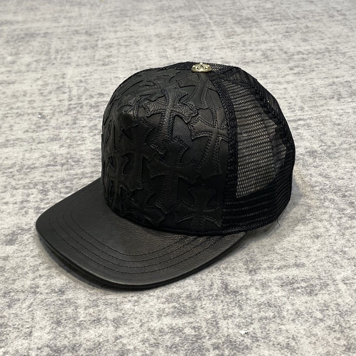 クロムハーツ)Cemetery Cross Patch Trucker Cap Chrome Hearts Black Leather Cemetery Cross Patch Trucker Hat