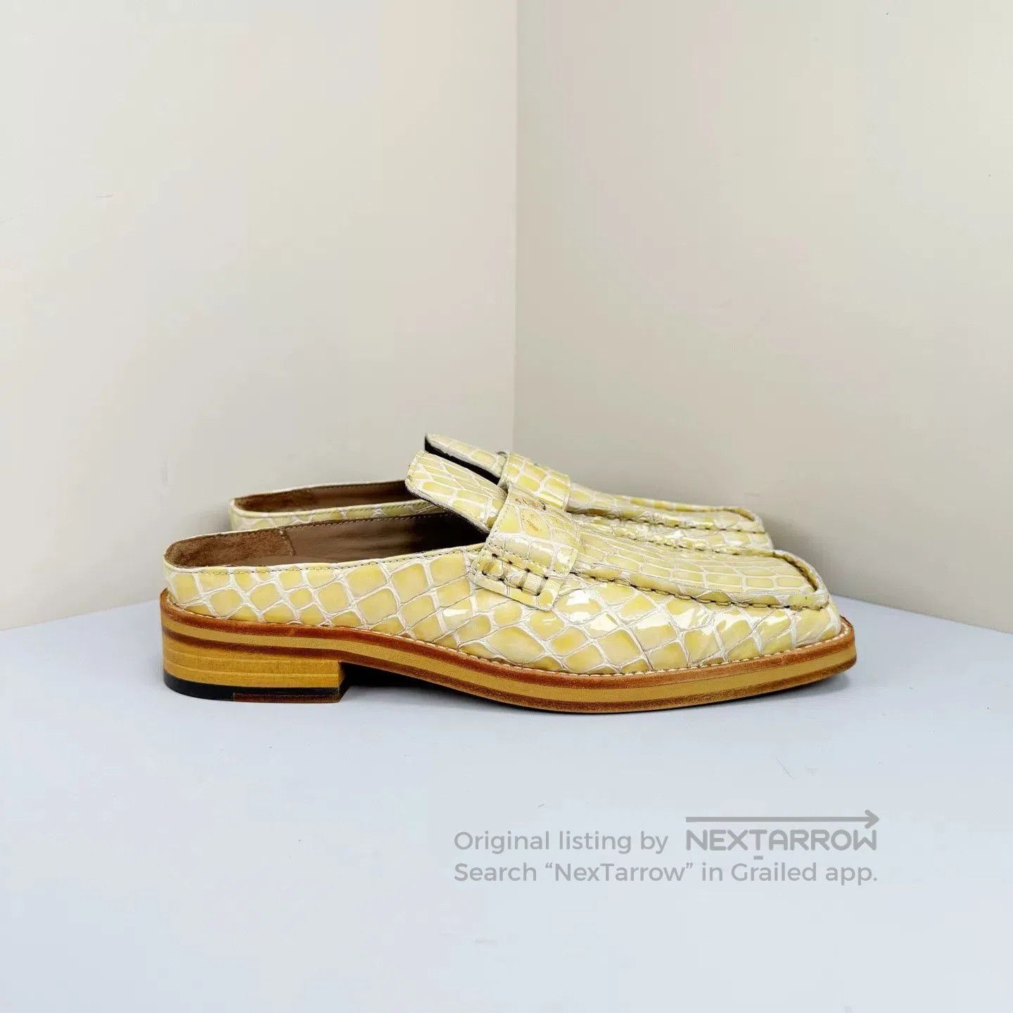 Martine Rose Martine Rose Cream Croc-Embossed Chain Square-Toe Loafers. Size US 8 / IT 38 - 4 Thumbnail