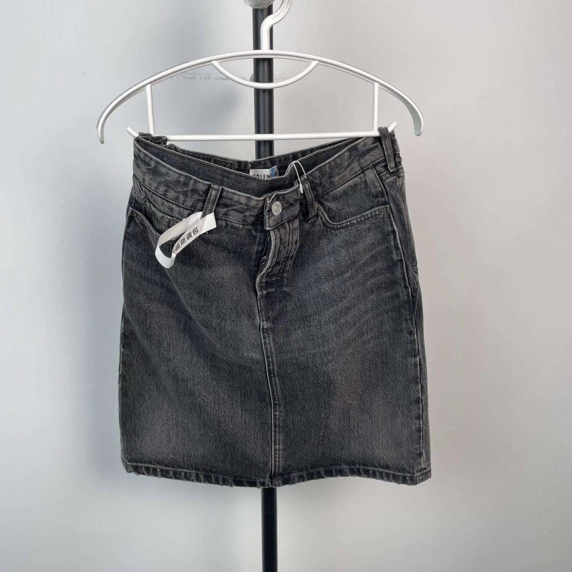 Balenciaga Balenciaga mini skirt 38 EU Size 27" / US 4 / IT 40 - 1 Thumbnail
