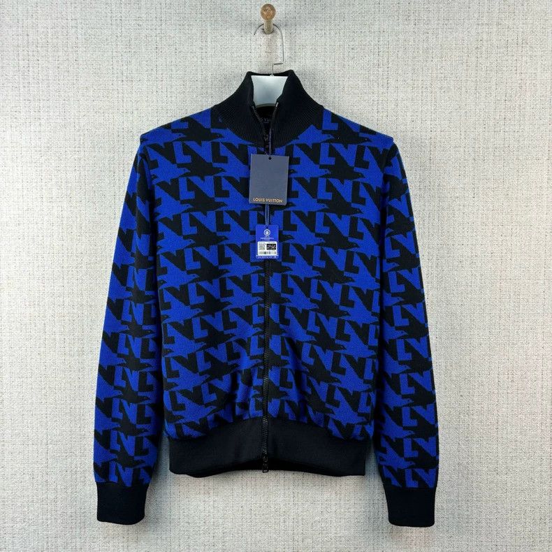 Louis Vuitton Louis Vuitton Full-print stand-up fitted long-sleeve knit Size US XS / EU 42 / 0 - 1 Thumbnail